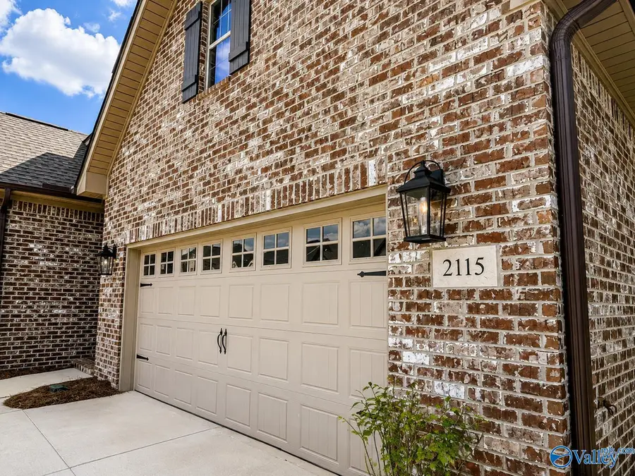 2115 Bloomfell Bend, Huntsville, AL 35802 - #2