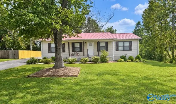 2020 Ridge Crest Drive, Guntersville, AL 35976