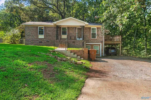 1618 Woodview Drive, Hartselle, AL 35640