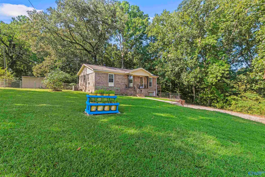 1618 Woodview Drive, Hartselle, AL 35640 - #2