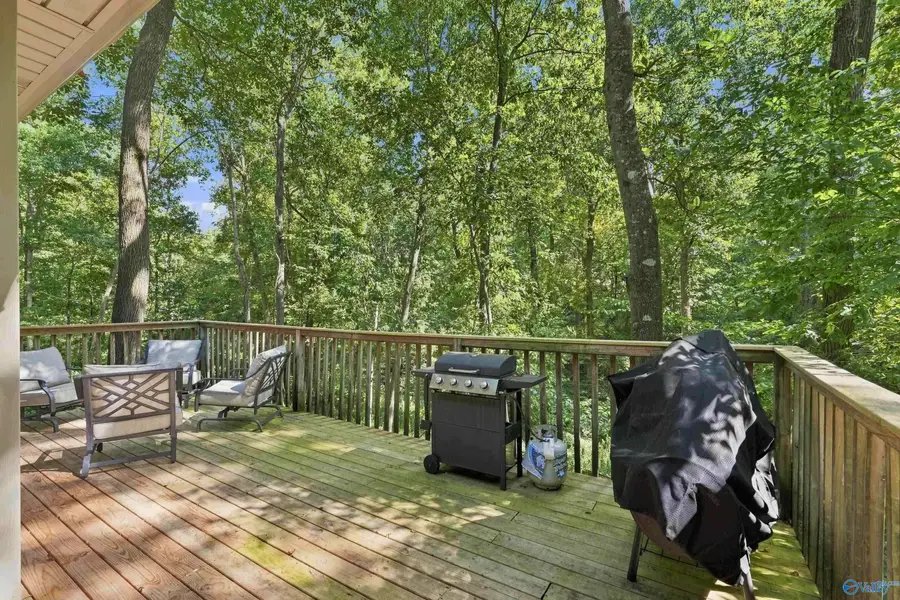 103 East Cove, Florence, AL 35634 - #2