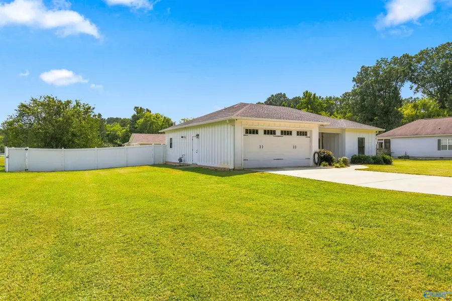 498 Hembree Drive, Guntersville, AL 35976 - #3