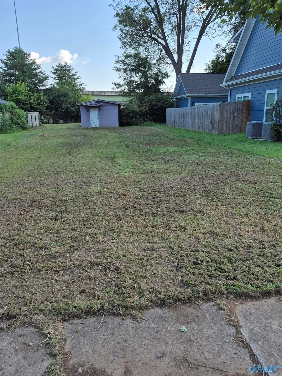 205 NW Grove Avenue Nw, Huntsville, AL 35801 - #3