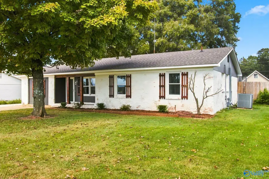 48 Tana Avenue, Courtland, AL 35618 - #2