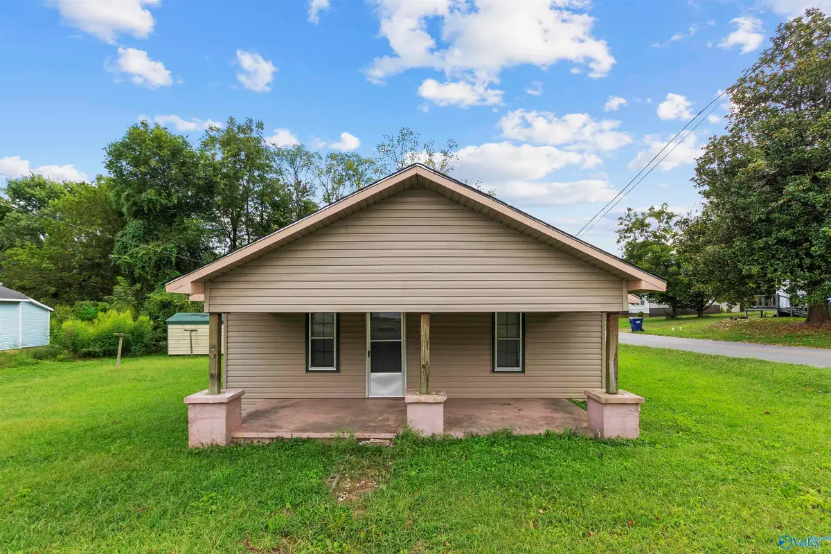 353 4th Avenue Nw, Arab, AL 35016 - #1
