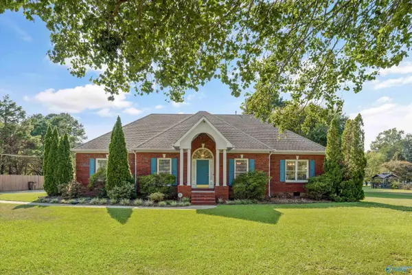 2011 Shady Grove Lane, Decatur, AL 35603