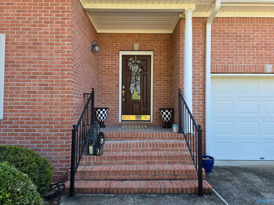 312 Lakepoint Drive, Gadsden, AL 35901 - #2