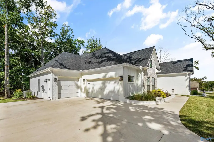 56 Trail Loop Road, Huntsville, AL 35803 - #3