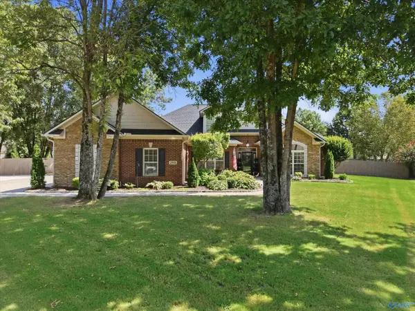 2901 Winterberry Way Se, Owens Cross Roads, AL 35763