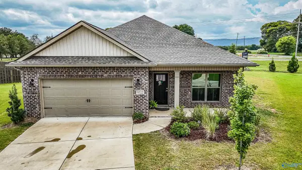 9522 Hampton Oak Drive, Owens Cross Roads, AL 35763