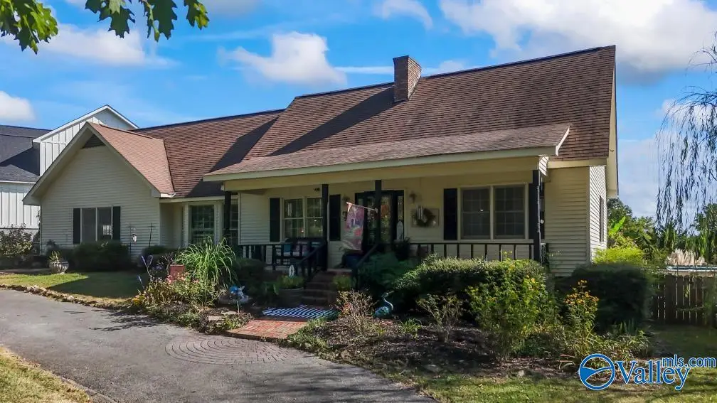 1900 Stevens Street, Guntersville, AL 36976 - #1