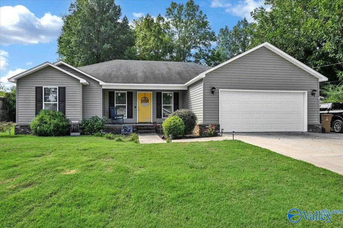 212 Lindsey Lane Sw, Hartselle, AL 35640 - #1
