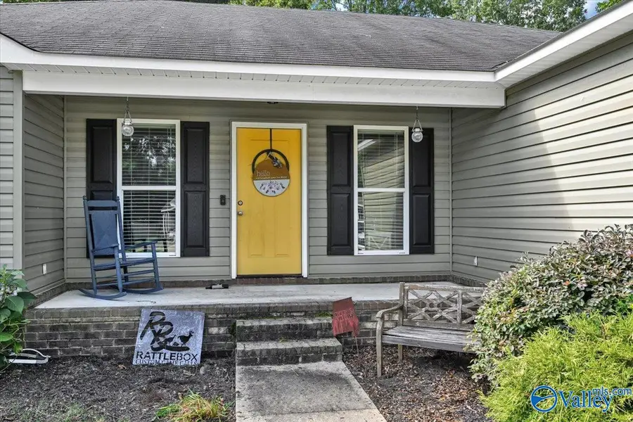 212 Lindsey Lane Sw, Hartselle, AL 35640 - #2