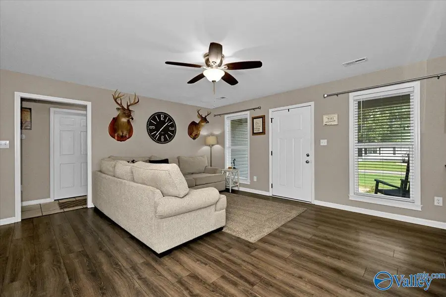 212 Lindsey Lane Sw, Hartselle, AL 35640 - #3