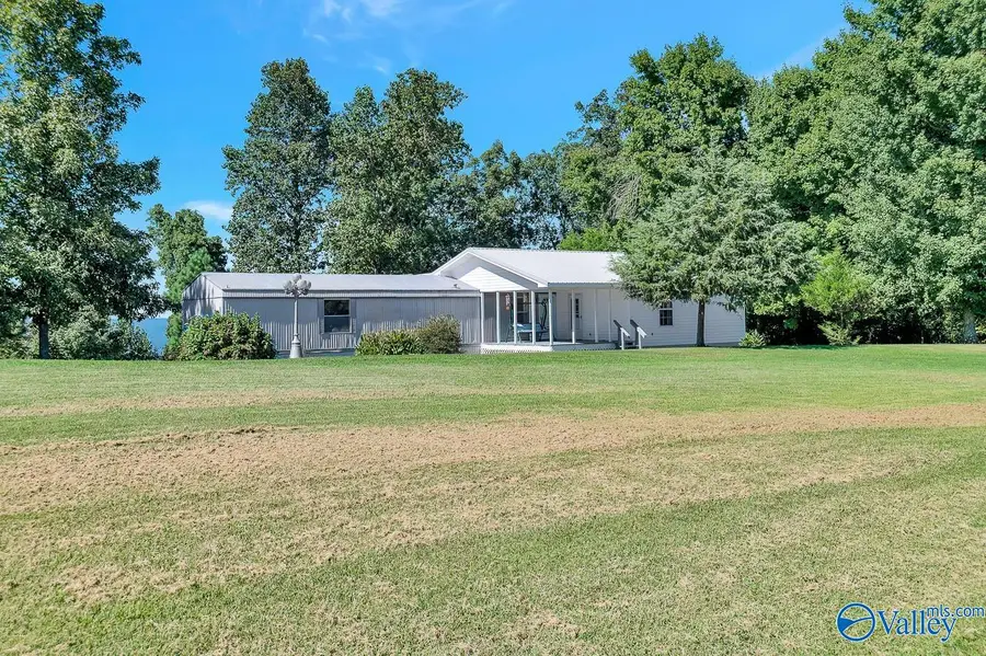 354 Clearview Lane, Guntersville, AL 35976 - #2