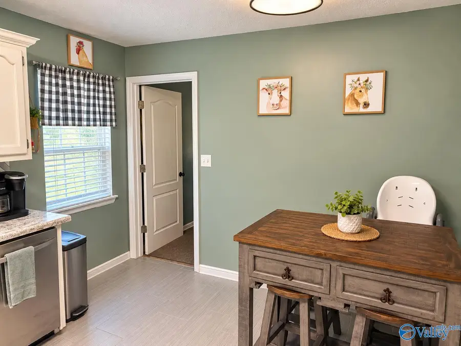 118 Knoxville Street, Rainbow City, AL 35906 - #3