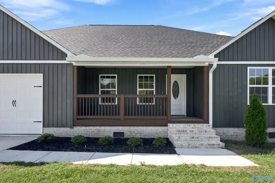117 Creekside Drive, Albertville, AL 35950 - #2