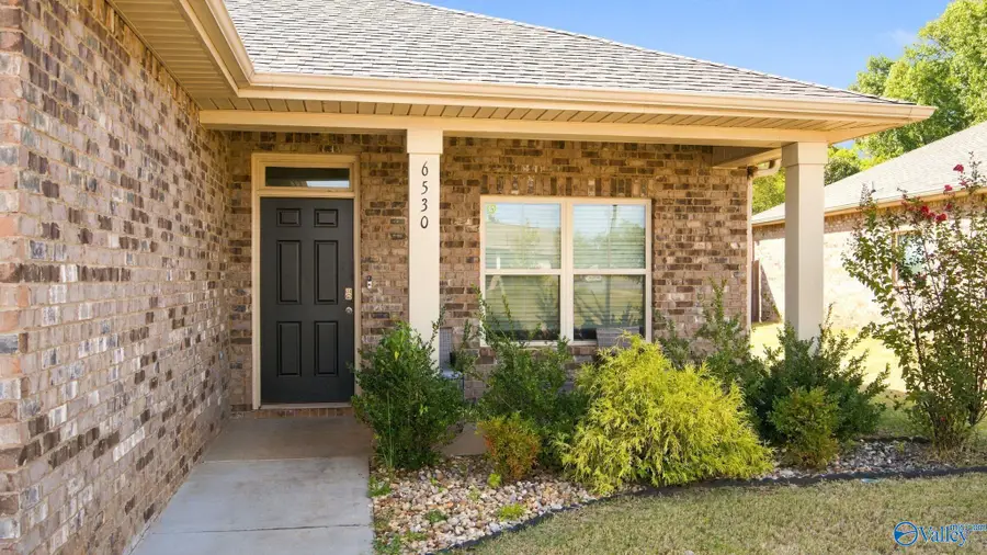 6530 Jacaranda Drive Nw, Huntsville, AL 35806 - #2