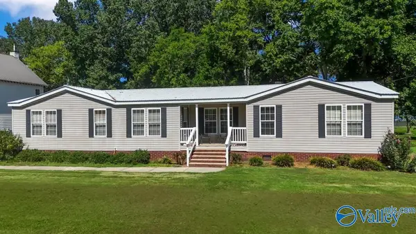 276 Star Point Road, Guntersville, AL 35976