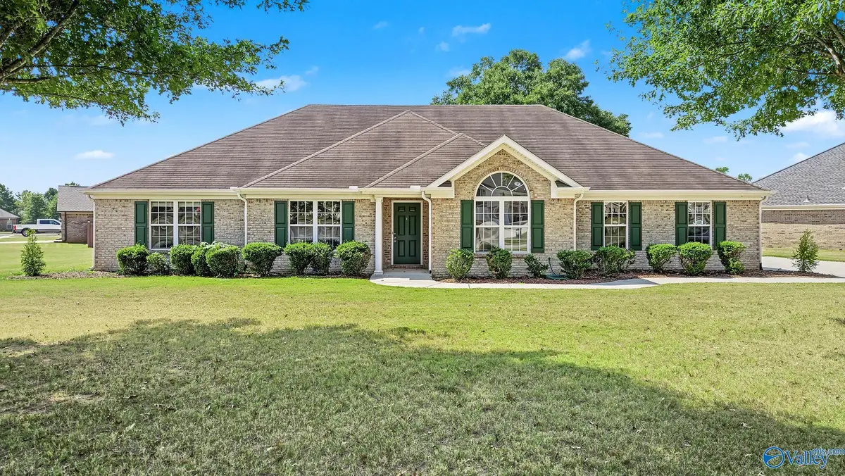 21526 Silver Oaks Circle, Athens, AL 35613 - #1