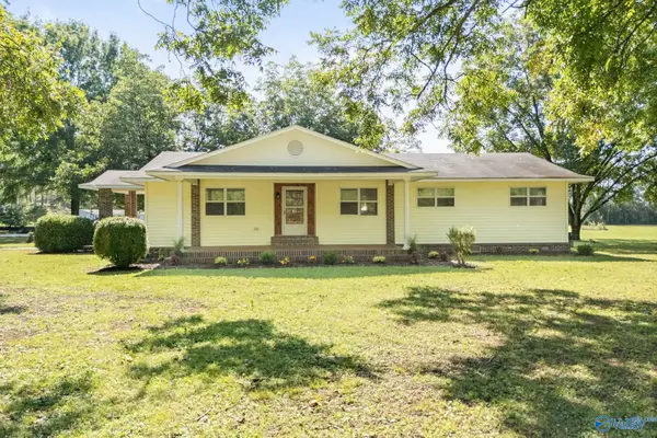 1446 Sharps Cove Road, Gurley, AL 35748