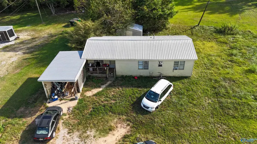 2060 Bexar Avenue E, Hamilton, AL 35570 - #2