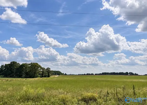 4 Black Road, Athens, AL 35613