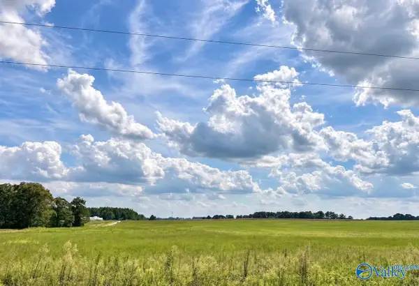 5 Black Road, Athens, AL 35613