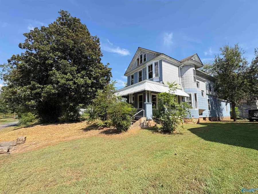 308 Olcott Avenue, Bridgeport, AL 35740 - #3