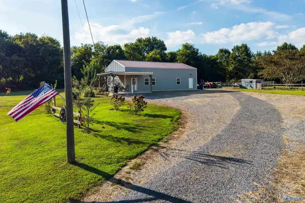705 Vines Street, Arab, AL 35016