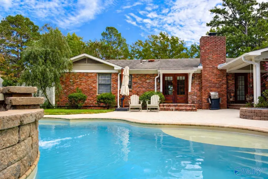 2207 Mountbrook Drive Se, Decatur, AL 35601 - #2
