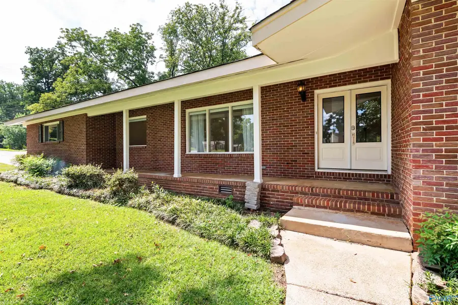 5808 Lenlock Circle Se, Huntsville, AL 35802 - #2