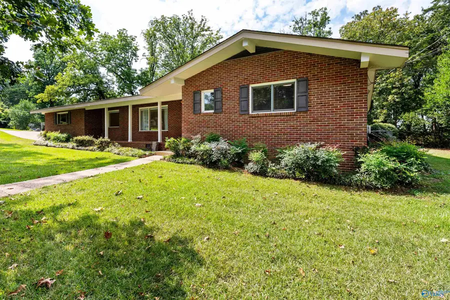 5808 Lenlock Circle Se, Huntsville, AL 35802 - #3