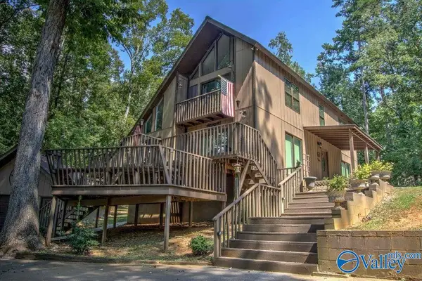 453 Cherokee Road, Scottsboro, AL 35769