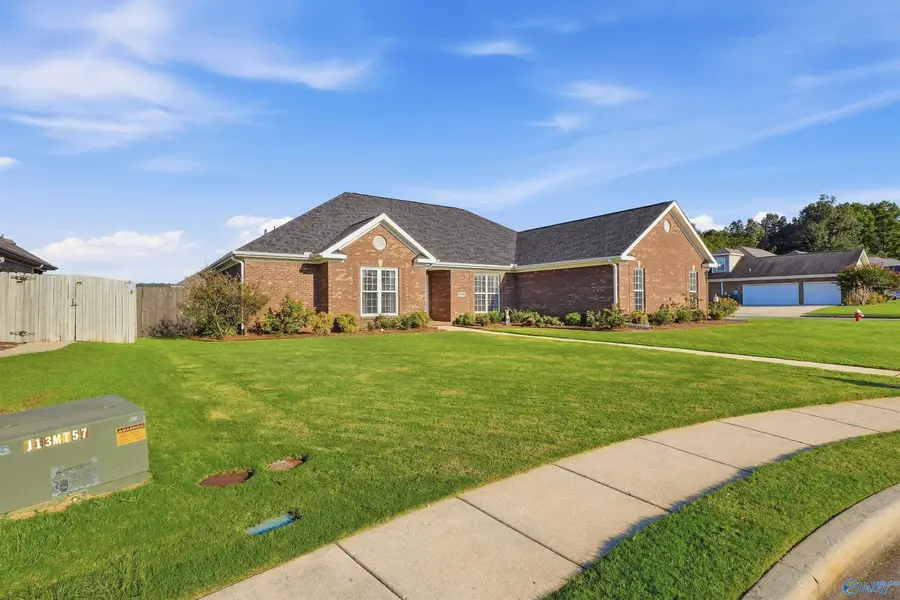 3706 Hatfield Cove Sw, Decatur, AL 35603 - #2