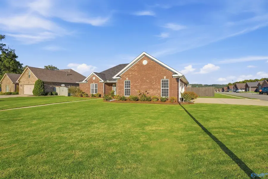 3706 Hatfield Cove Sw, Decatur, AL 35603 - #3