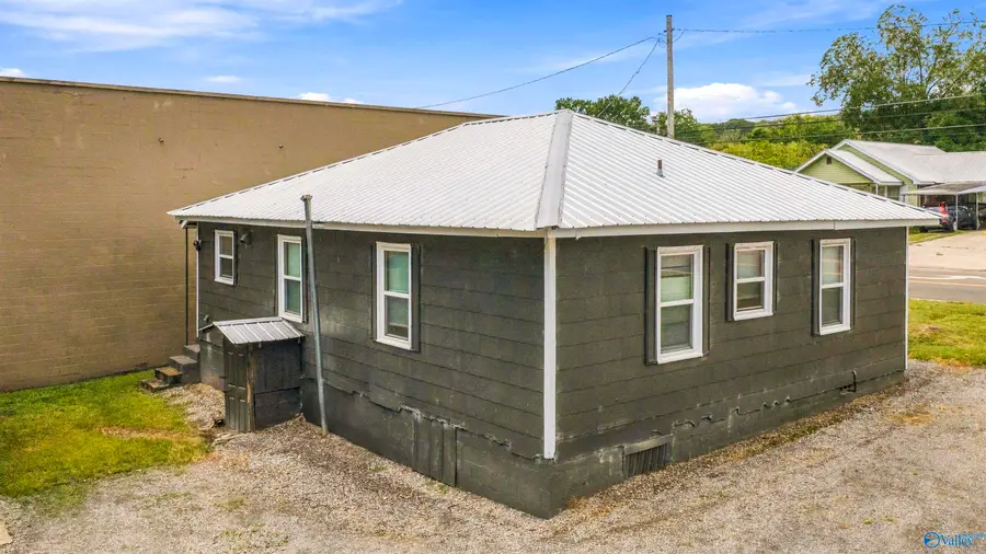 1009 Gault Avenue N, Fort Payne, AL 35967 - #3