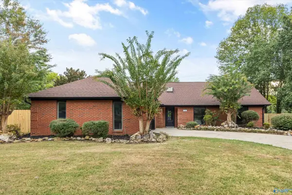 1901 Helmsdale Circle, Huntsville, AL 35803