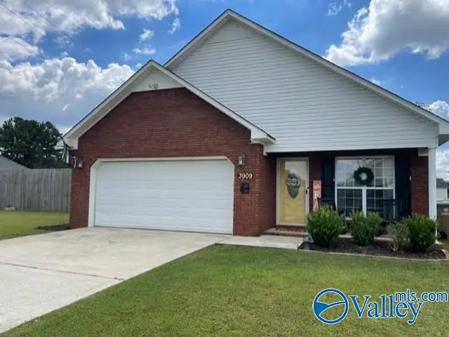 3909 Boxwood Lane Sw, Decatur, AL 35603 - #2