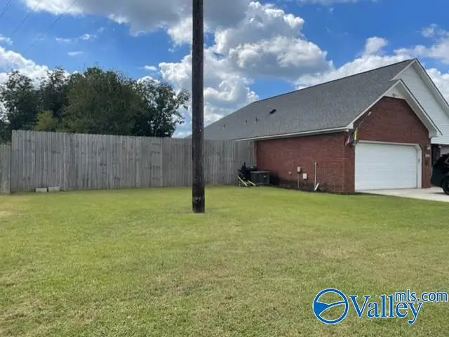 3909 Boxwood Lane Sw, Decatur, AL 35603 - #3
