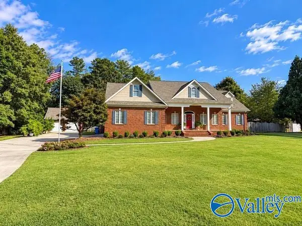 1102 Vines Drive, Hartselle, AL 35640