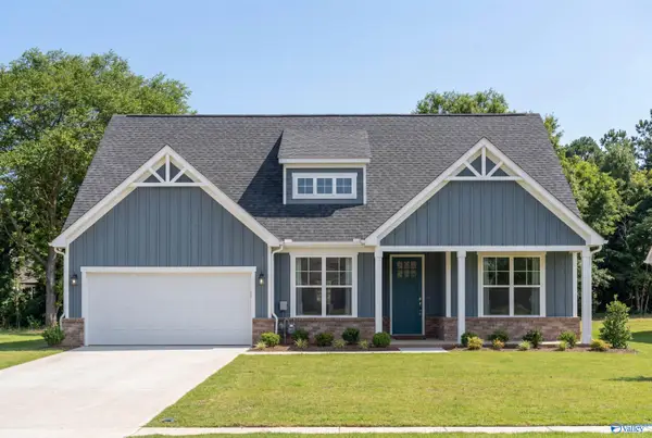 222 Hibiscus Drive, Hazel Green, AL 35750
