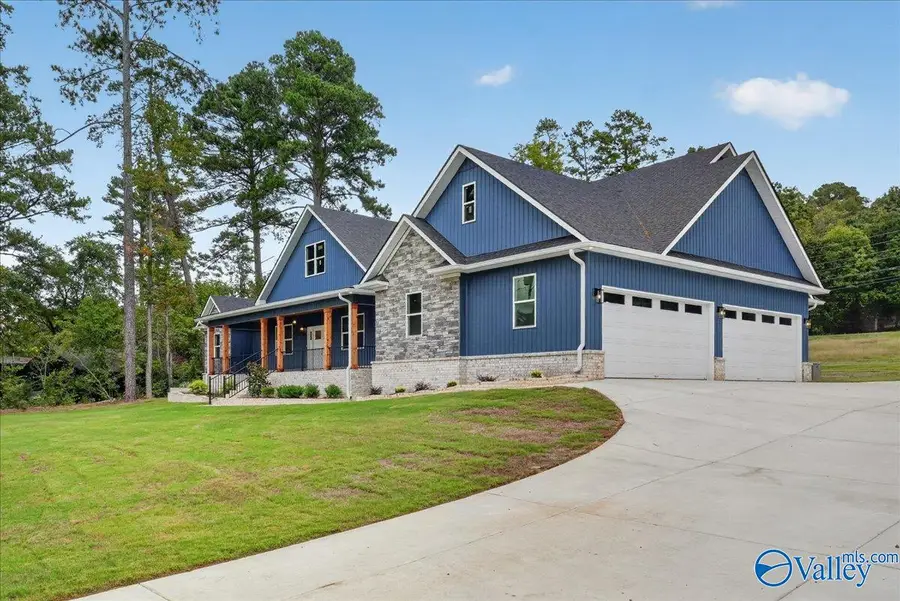225 Floyd Circle, Scottsboro, AL 35769 - #2