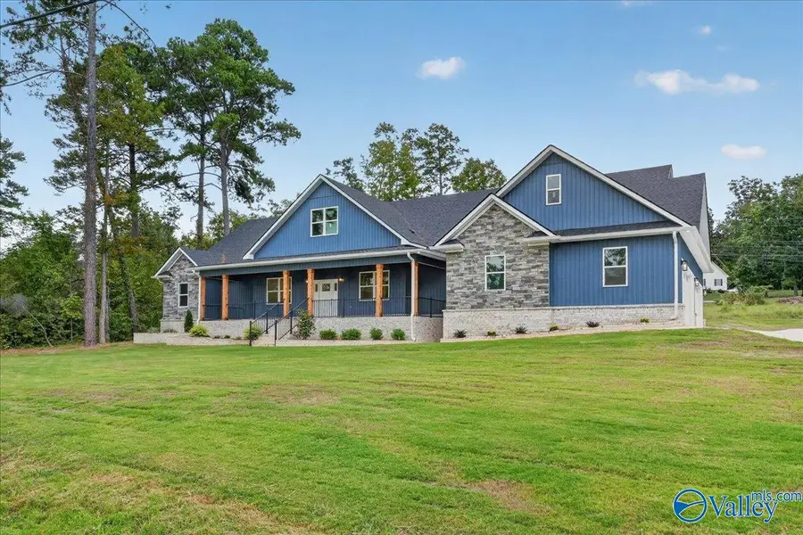 225 Floyd Circle, Scottsboro, AL 35769 - #3