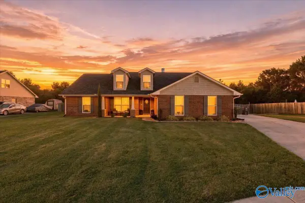 107 Cedar Court Lane, Huntsville, AL 35811