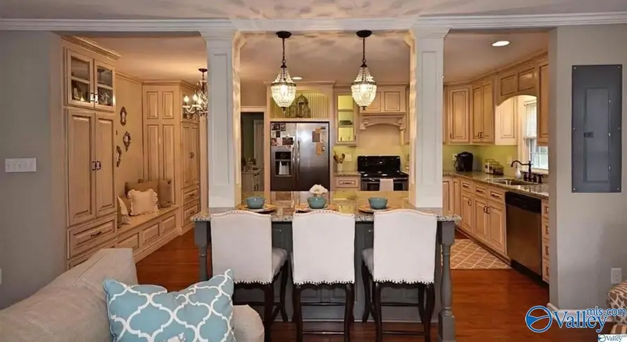 2719 Thornton Circle, Huntsville, AL 35801 - #2