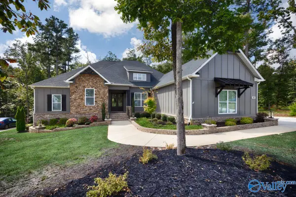 40 Ridge Bluff Circle, Huntsville, AL 35803