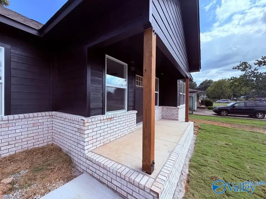 214 12th Avenue Nw, Decatur, AL 35601 - #2