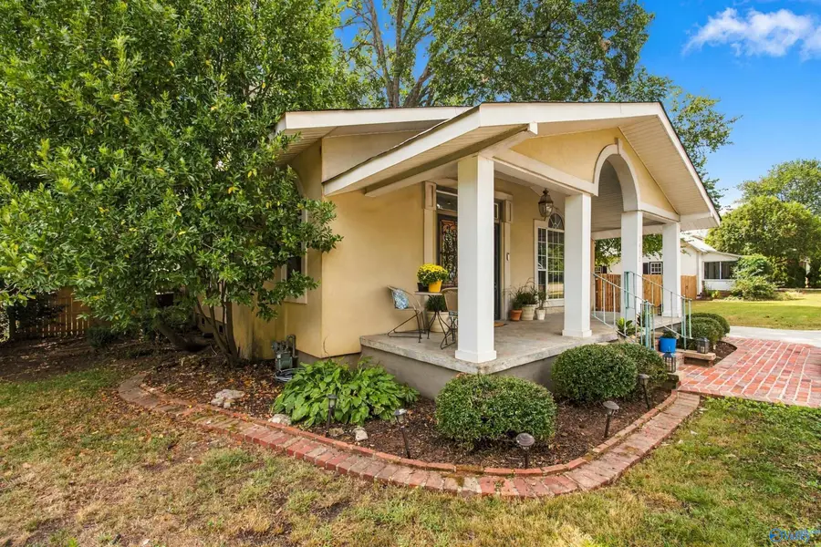 1412 Oakwood Avenue Ne, Huntsville, AL 35811 - #2
