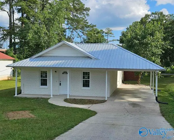 223 3rd Avenue, Arab, AL 35016